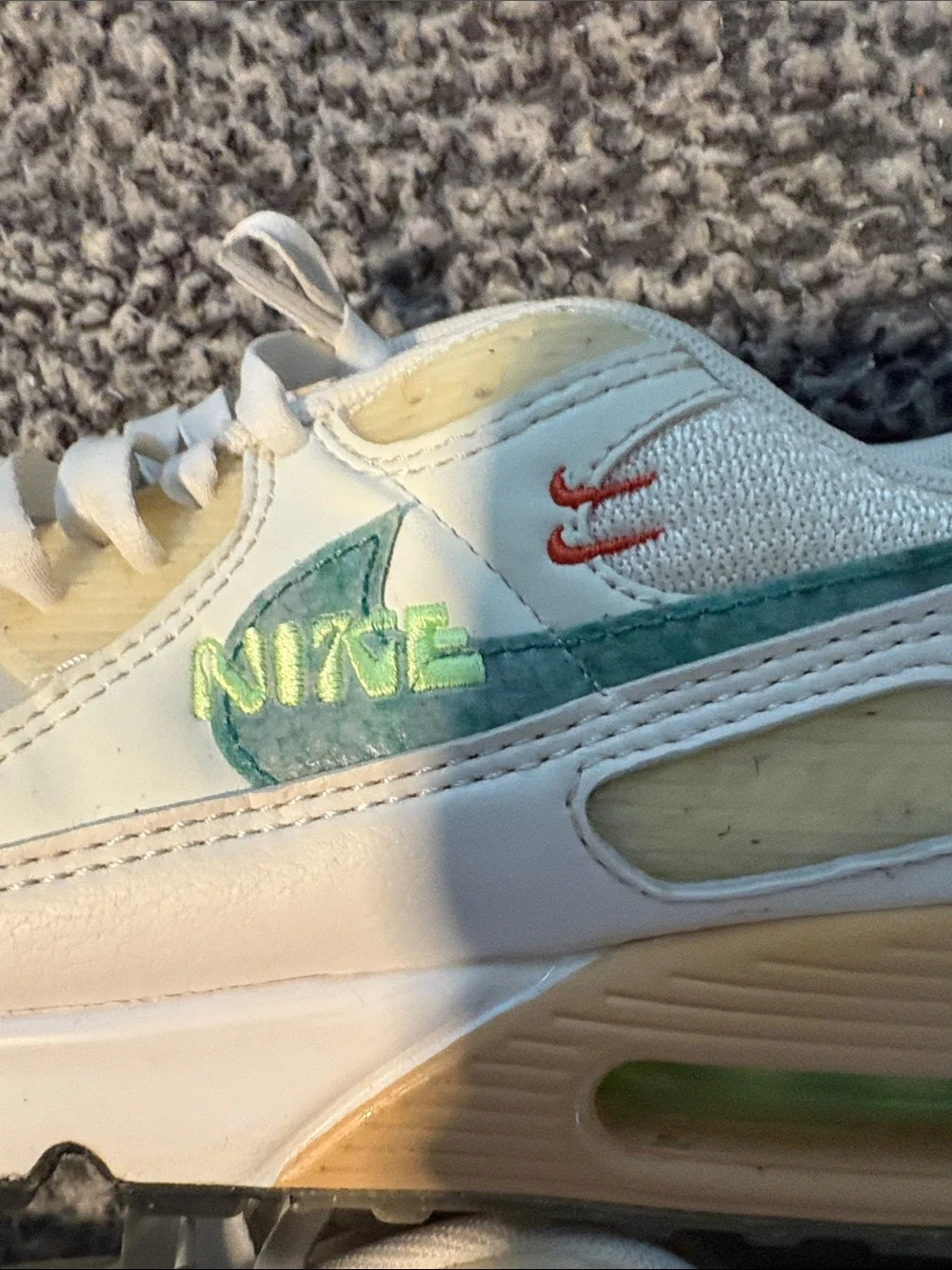 Nike Women’s Size 10 Limited Edition Air Max SE 90 In White/Neptune Like New!